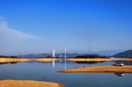 几许业报，岌岌可危。雨滴落地起水泡猜指是什么生肖，揭晓精选解答
